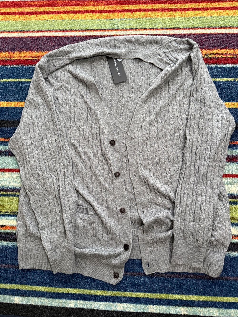 Men’s lightweight cardigan.